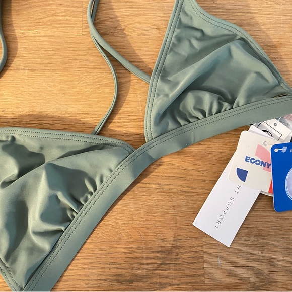 RIP Curl surf bikini top - NEW tag on - Picture 2 of 3